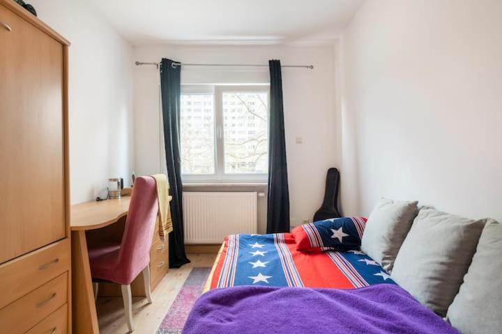 Schoenes Zimmer Im Charmanten Haus Berlin Eksteriør billede